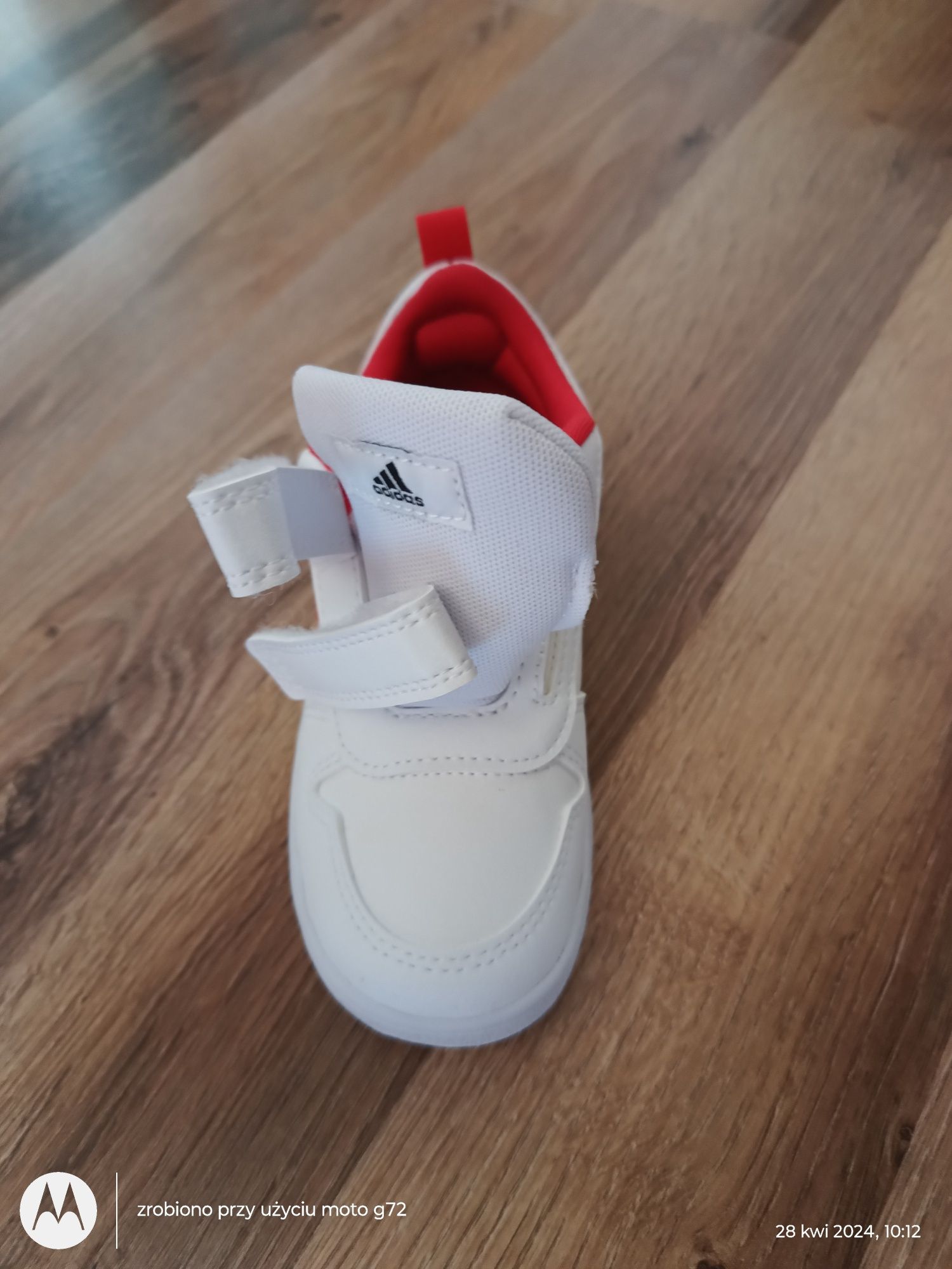 Nowe buty Adidas roz 26 dla chłopca
