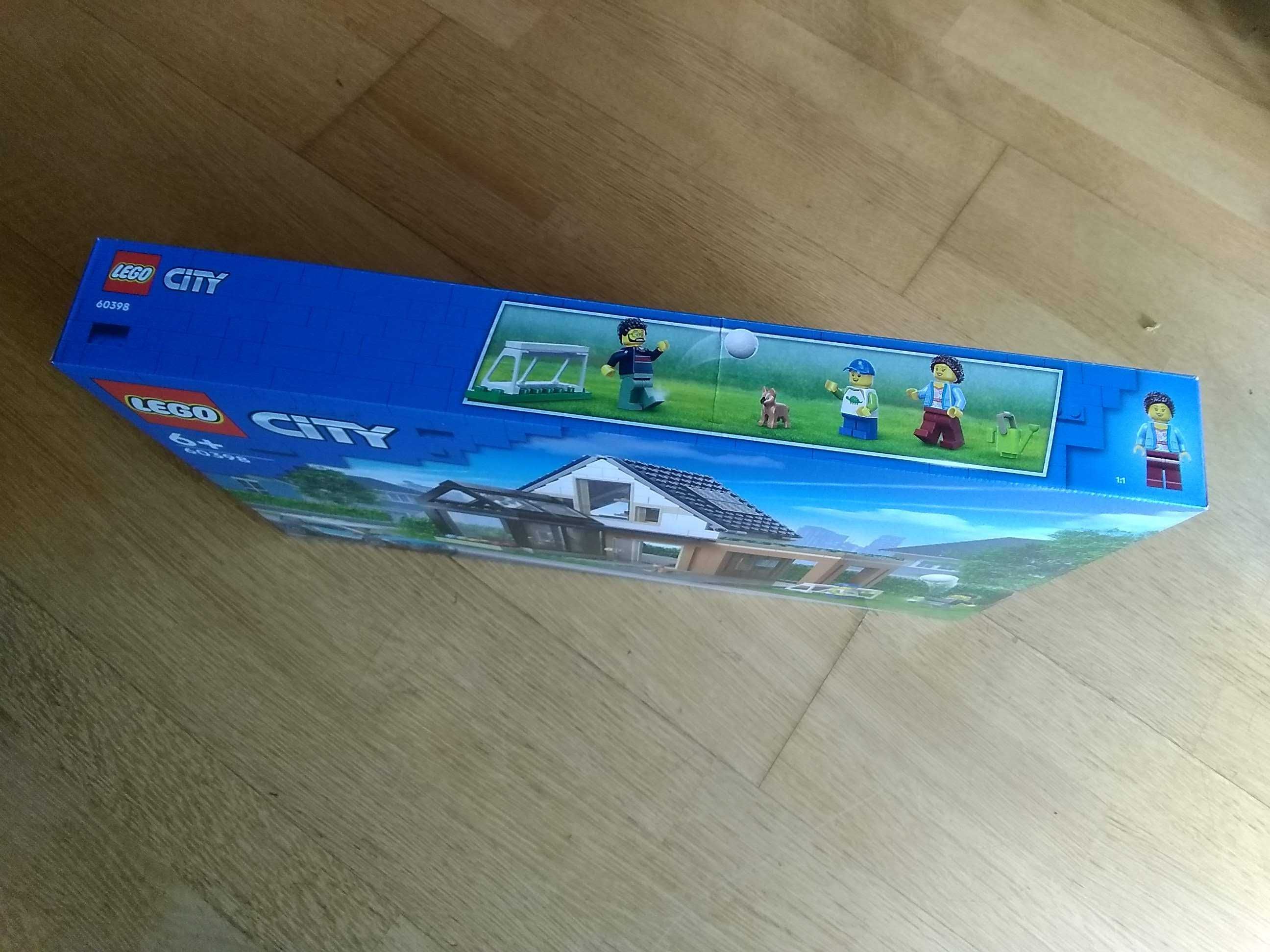 LEGO City 60398 - Domek rodzinny i samochód elektryczny