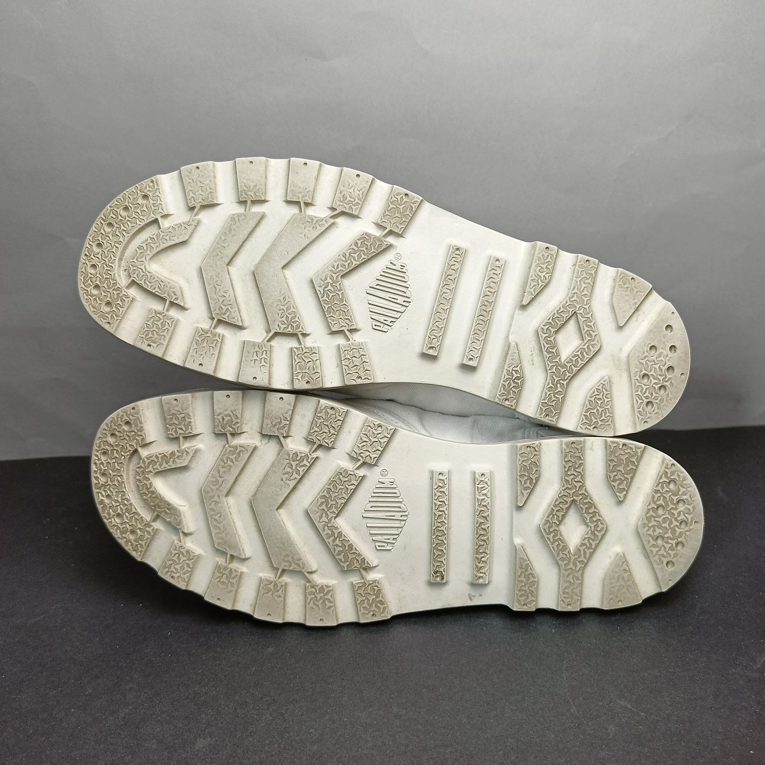 Palladium  Baggy sportowe trapery damskie r. 39 świetne!