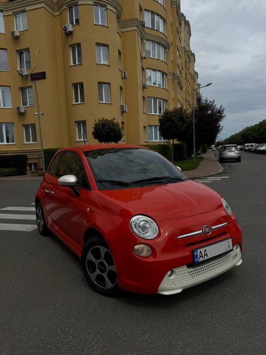Fiat 500E 2013 року електричний 110 тис пробіг червоний