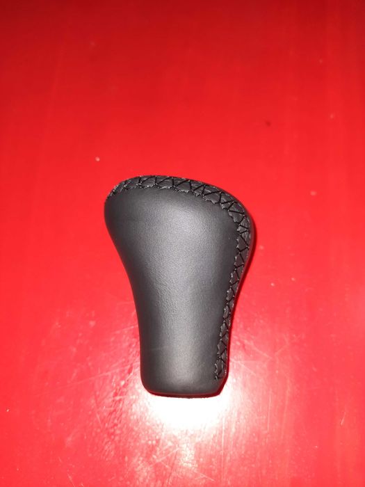 Перетяжка рулей .Кожа, кож зам, Ручек КПП, юбки, ручек карт и др.