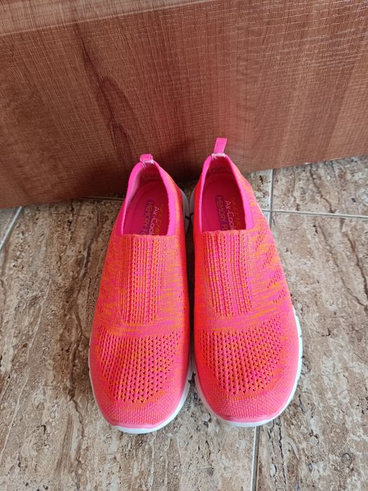 Мокасини сліпони Skechers розмір 39.5
Устілка 26.5см
Пересилаю, є олх