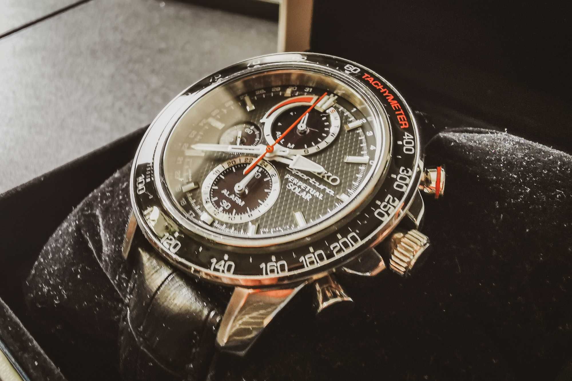 Zegarek Seiko Sportura Solar Chronograph SSC357P1