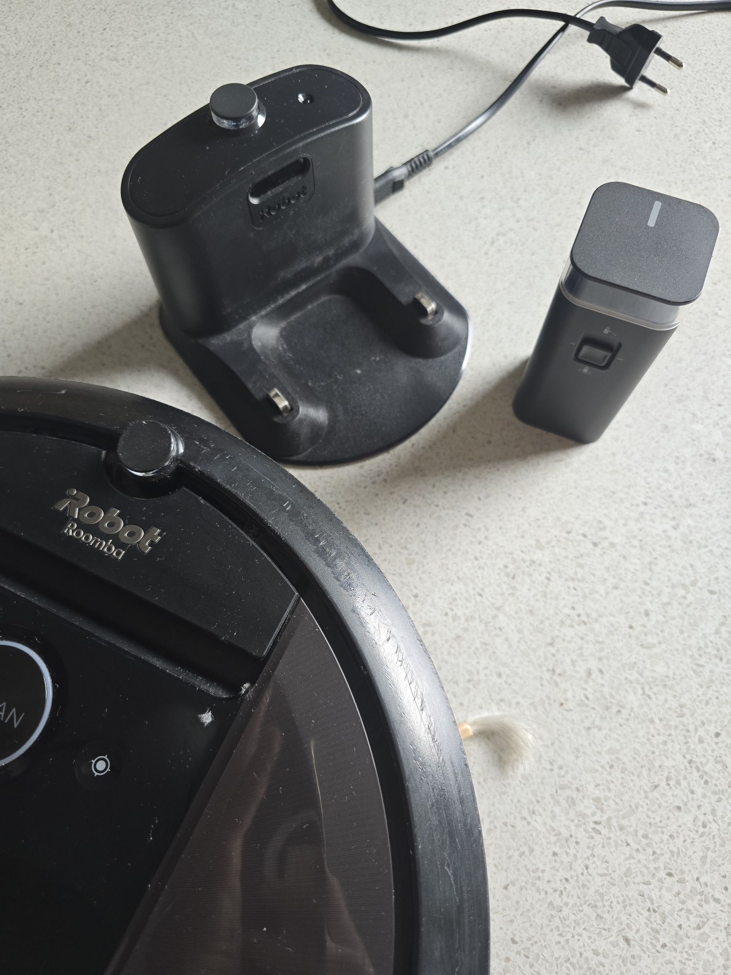 IROBOT Roomba I7 (I715040) używany robot sprzątający