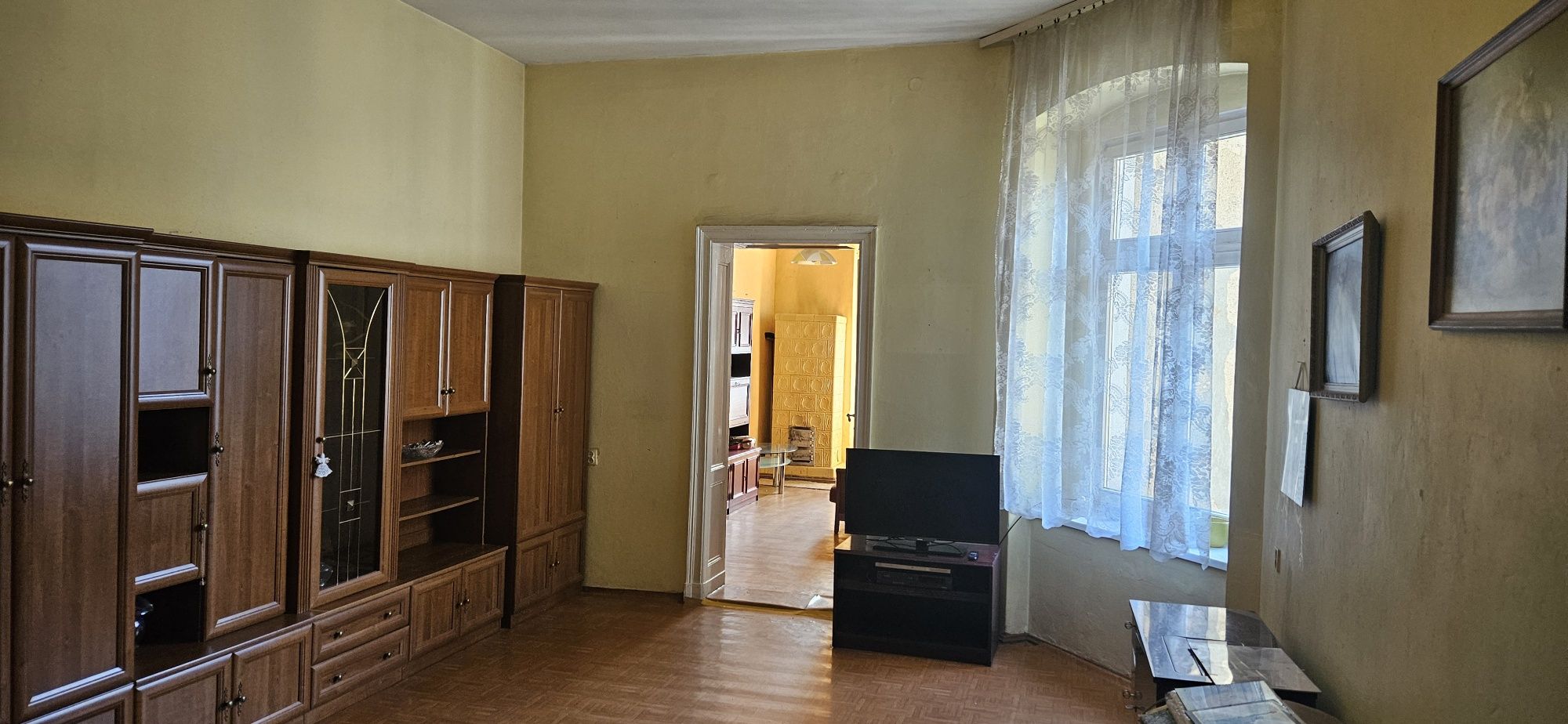 Mieszkanie w kamienicy przy parku.