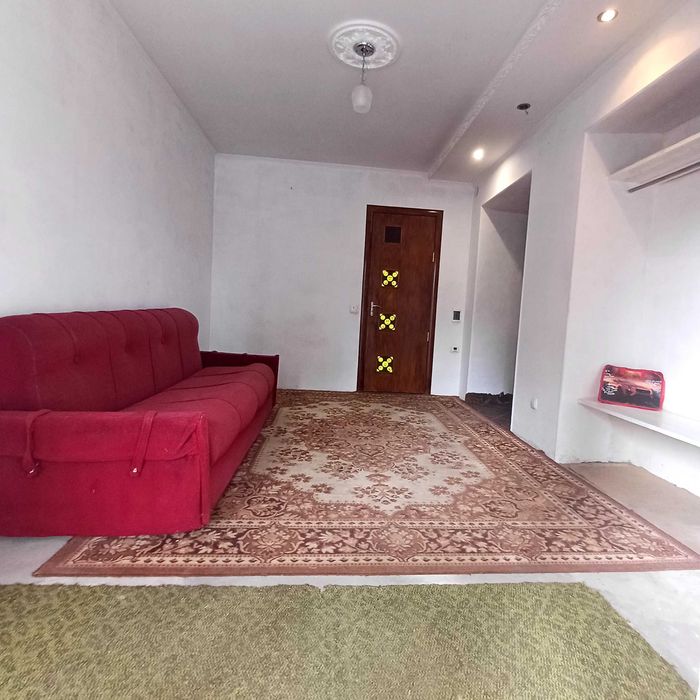 Продаж півбудинку,район центральних мостів,лодочної станції.