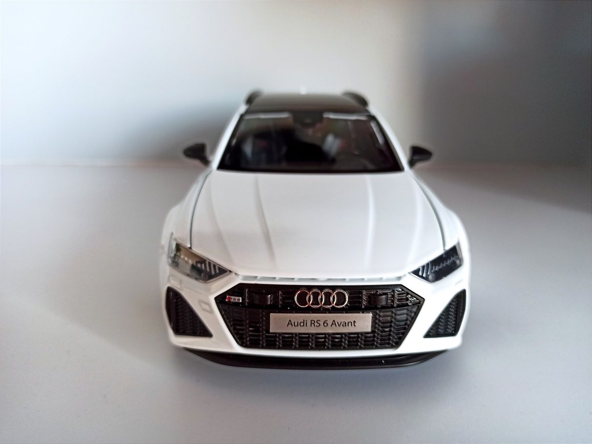 1:18 Audi rs6 Avant ,duży model