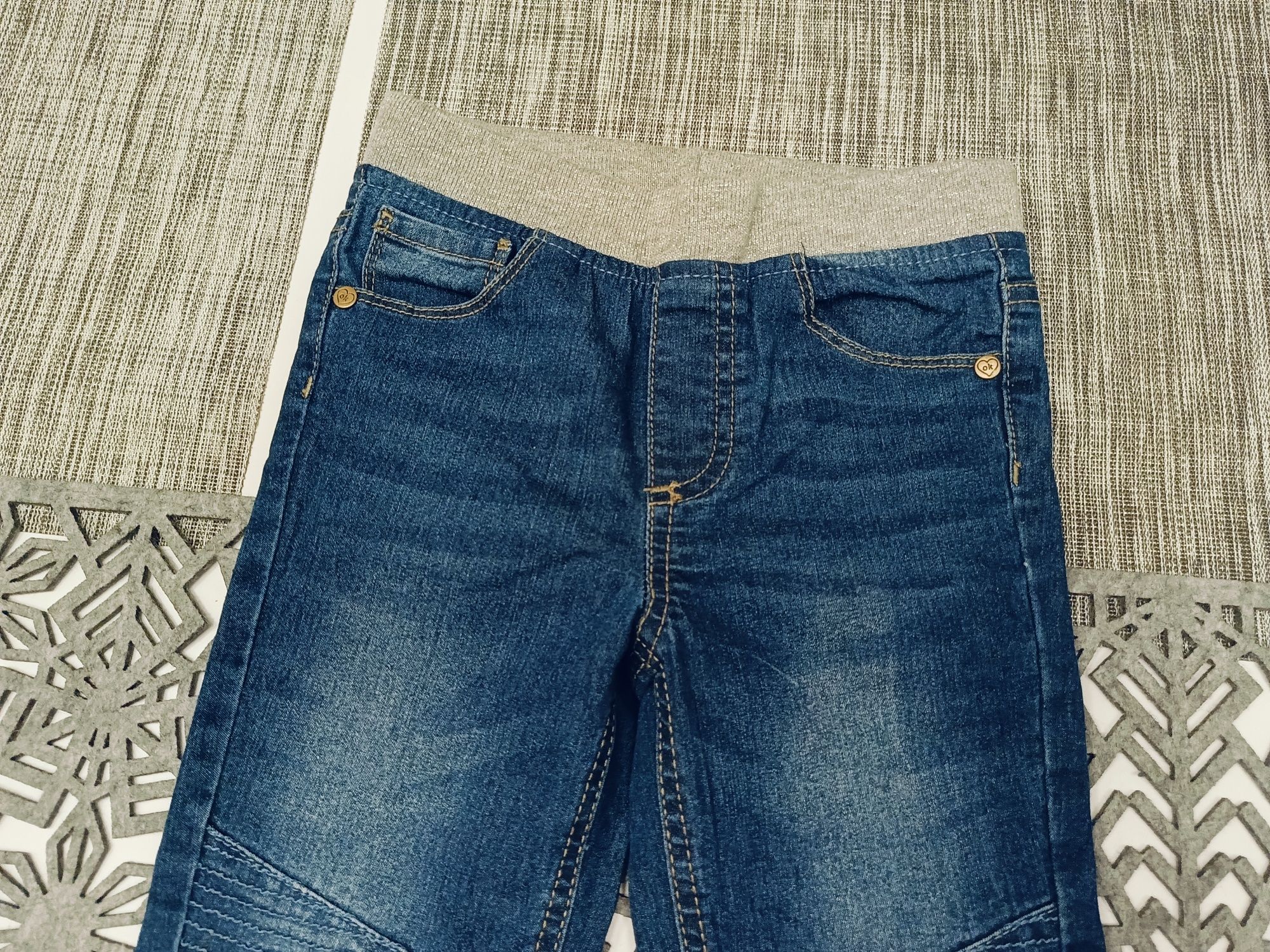 Spodnie jeans r. 122