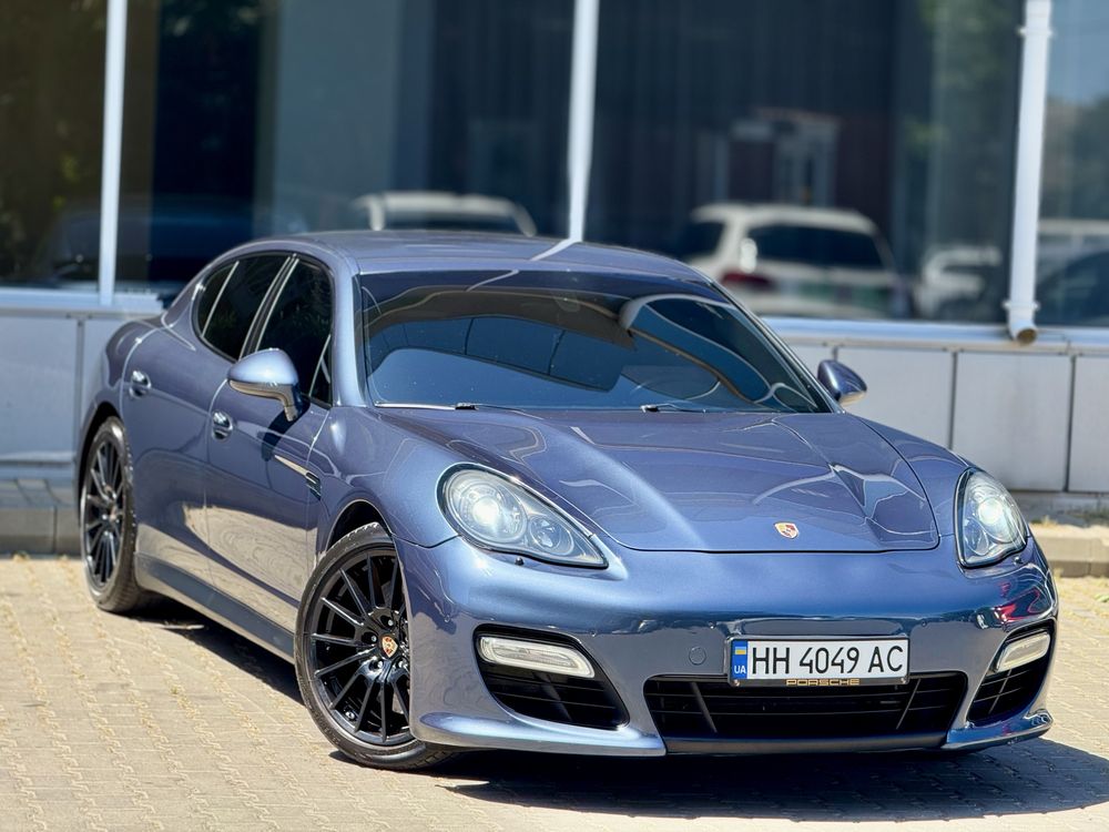 Porsche panamera GTS 4.8 2012