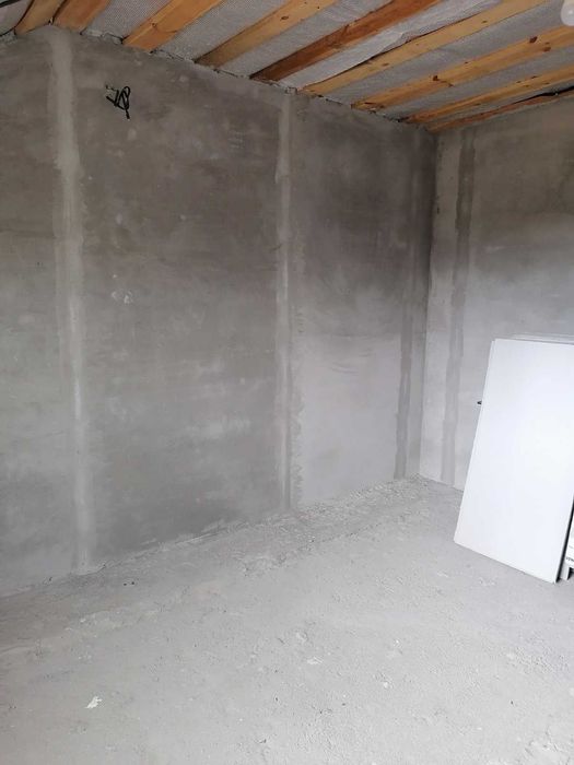 Продається будинок з власною водоймою