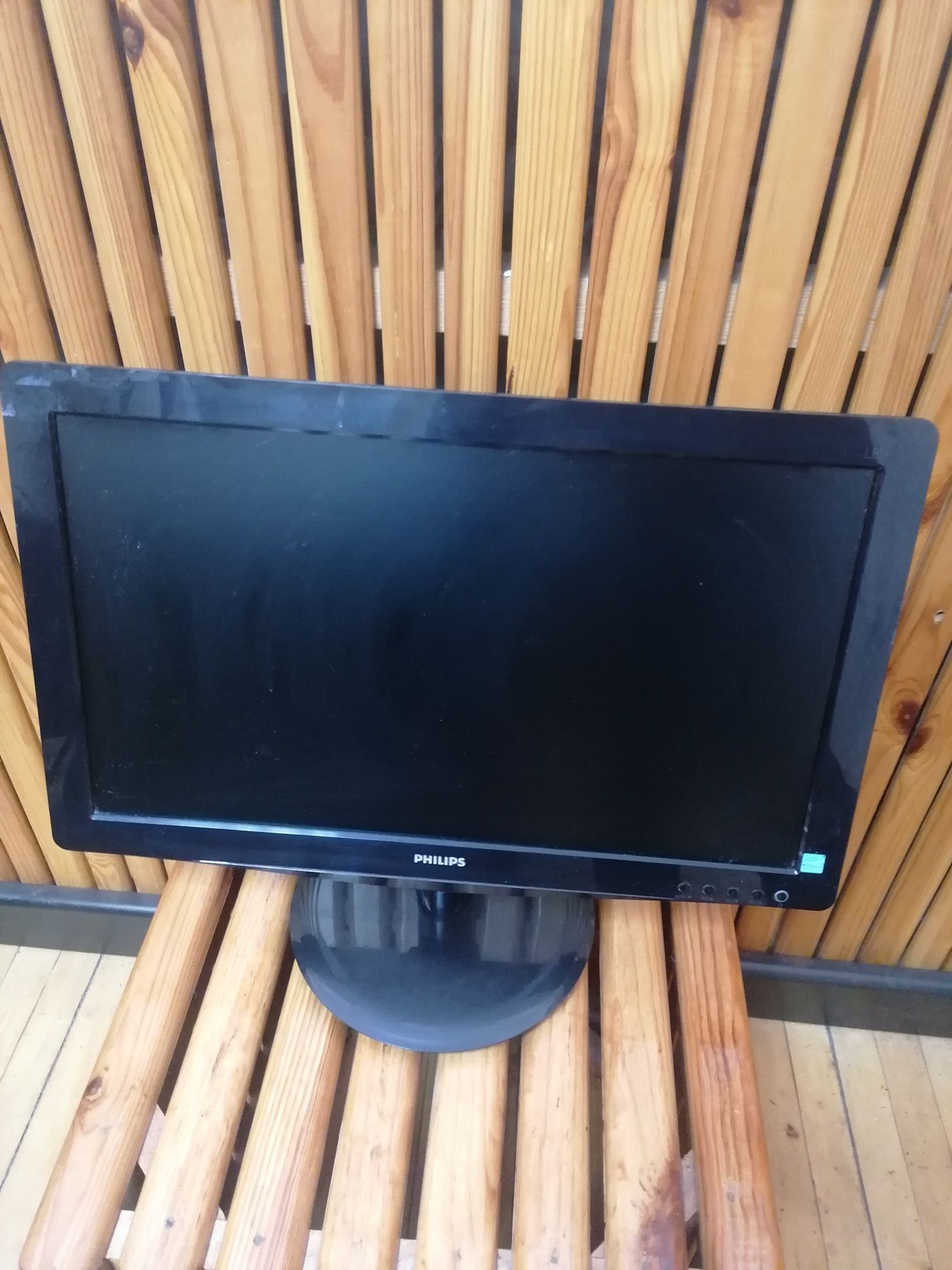 Манитори Philips Samsung ACER