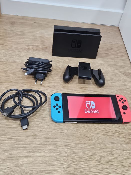 Vendo Nintendo Switch Original + acessórios. Testado e em ótimo estado