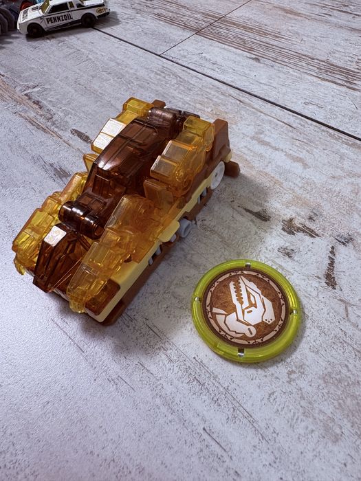 Машинка-трасформер screechers wild Сендсторм