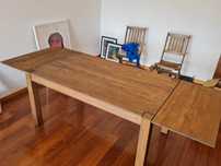 Mesa de madeira extensível