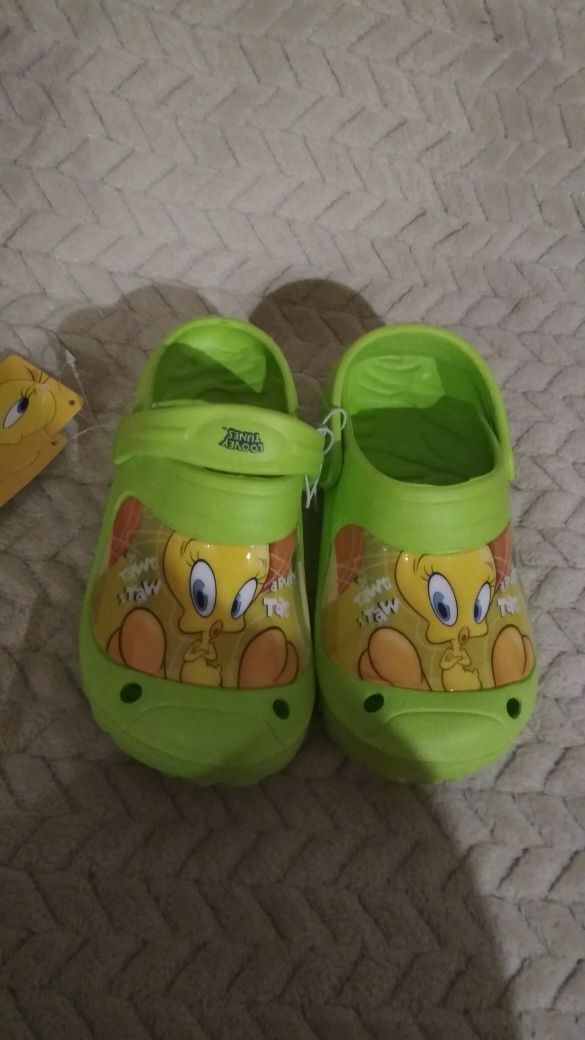 Nowe klapki na basen crocsy tweety r. 30