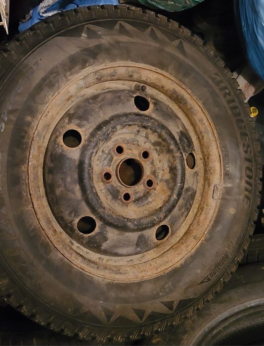 Резина 205 70 r15 Bridgestone зима шип