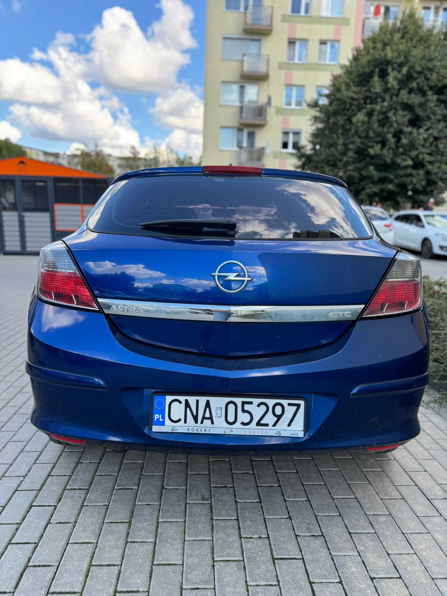 Opel Astra H III GTC 1.6