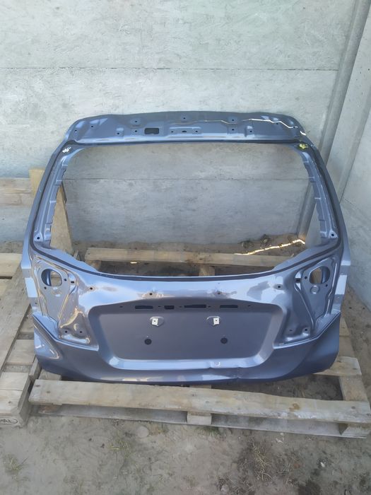 Toyota CHR CH-R 15- klapa tylna tył bagażnika