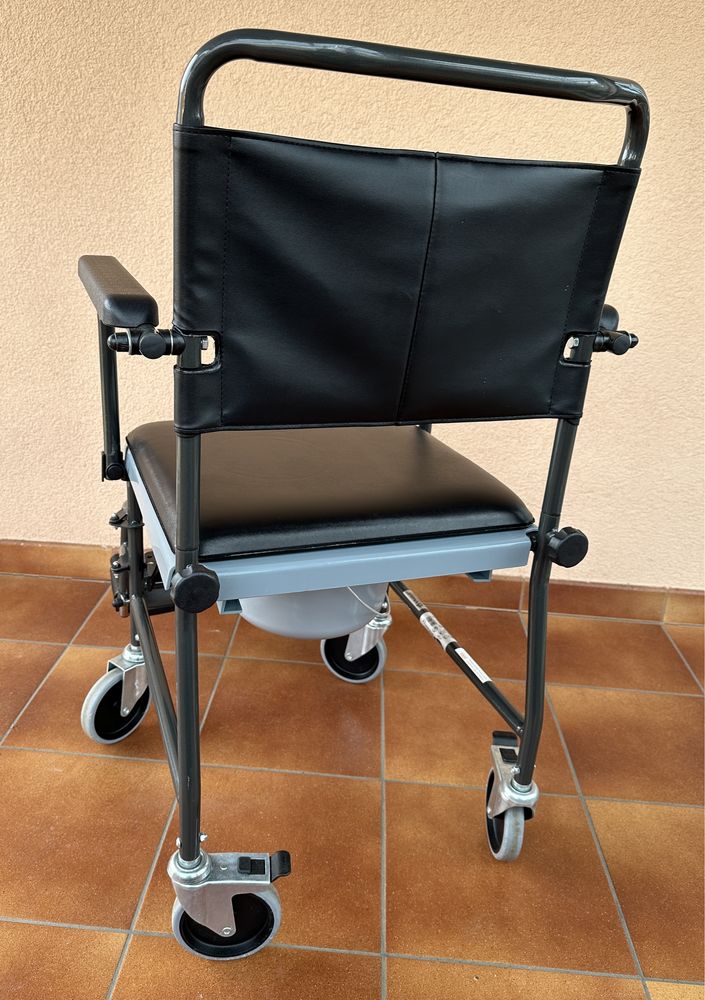 Wózek inwalidzki toaletowy krzesło sanitarne Invacare