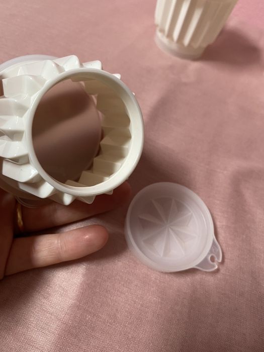 Tupperware - Conj. 4 formas pudins / gelatinas com tampa (novo)