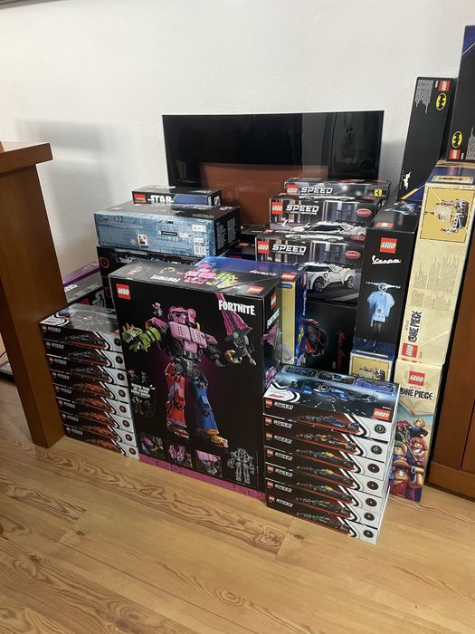 Legos star wars,speed champions,disney,marvel,one piece,batman, vespa.