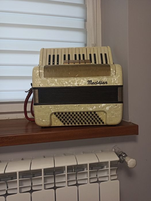 Akordeon Meridian 72 basy