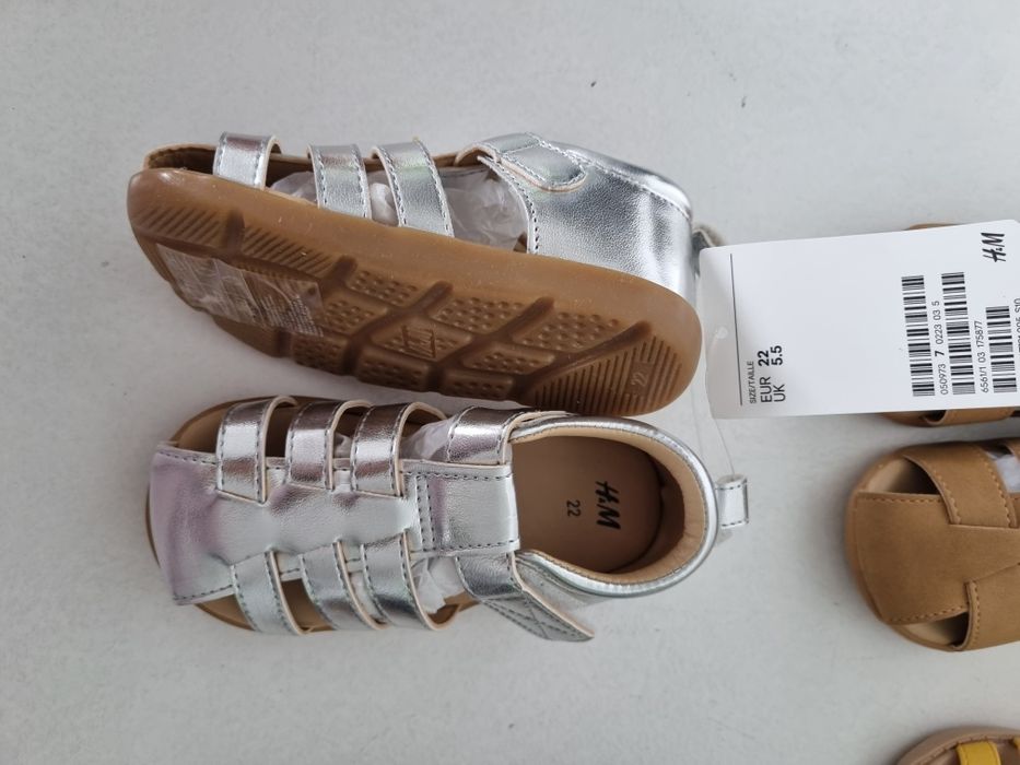 4 pares sandálias HM novas t22