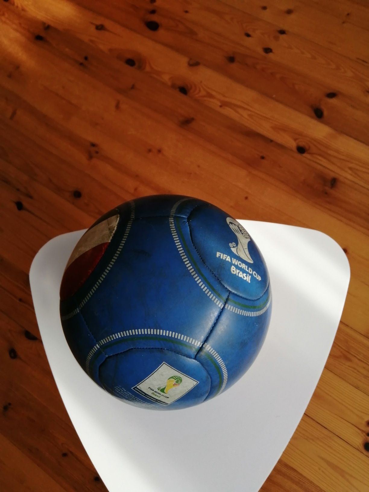 Piłka nożna z logo Mistrzostw Świata