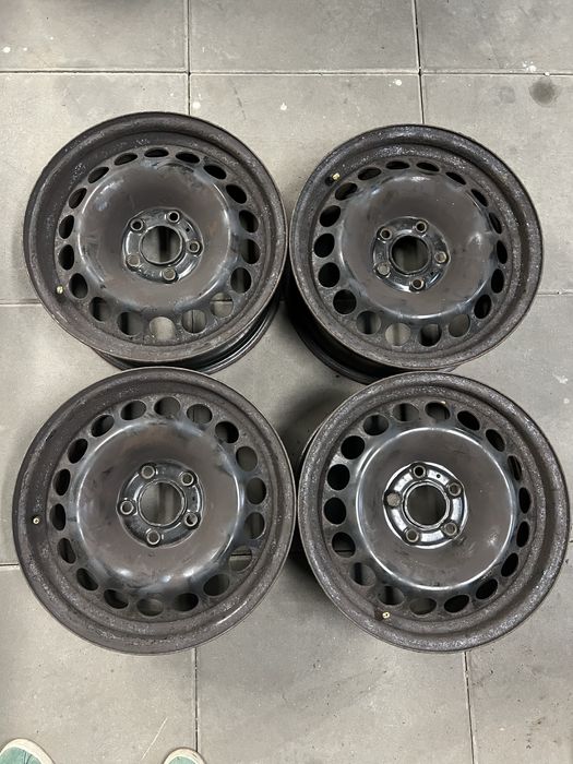 Felgi stalowe oryginalne 7Jx16H2 ET39 5x112 Audi z kołpakami A4 A6