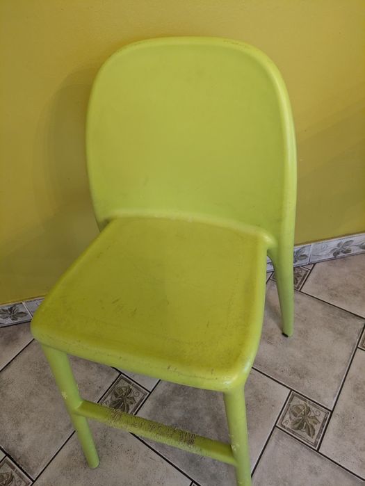 Krzesełko do stołu dla malucha. Ikea