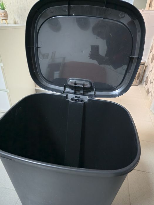 Lixo grande de pedal