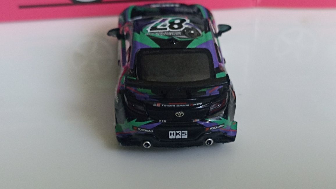 Машинки моделі tarmac, hot wheels.