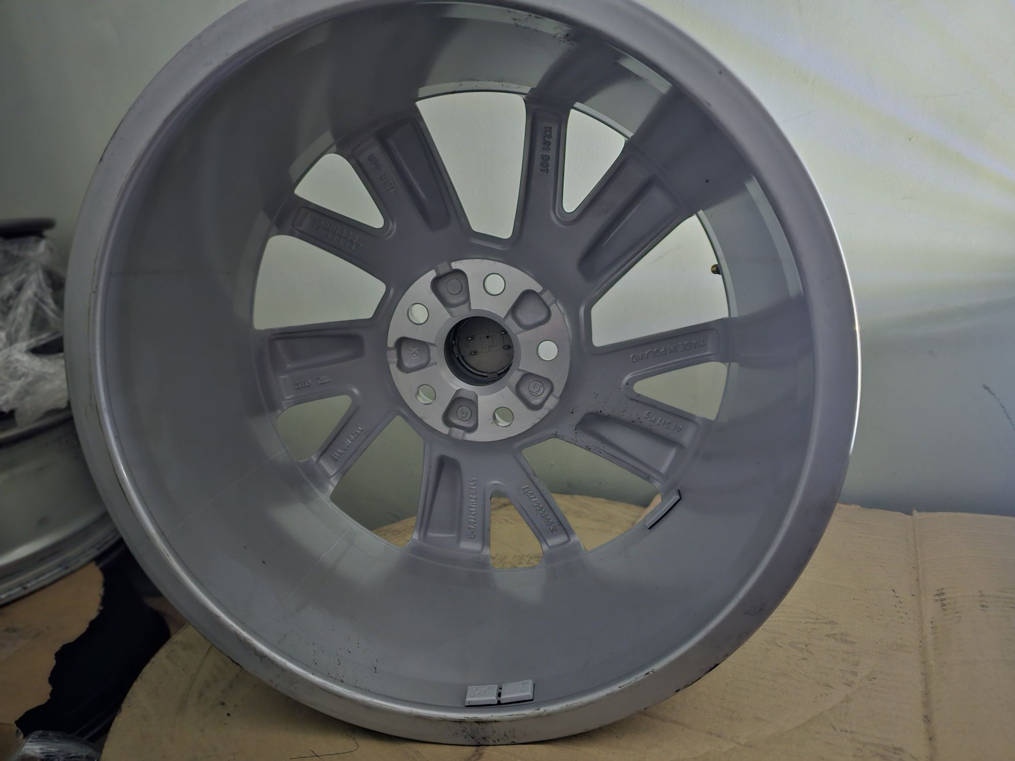 Felgi aluminiowe  Audi 17 5x112 et 45 Nowe bez opon