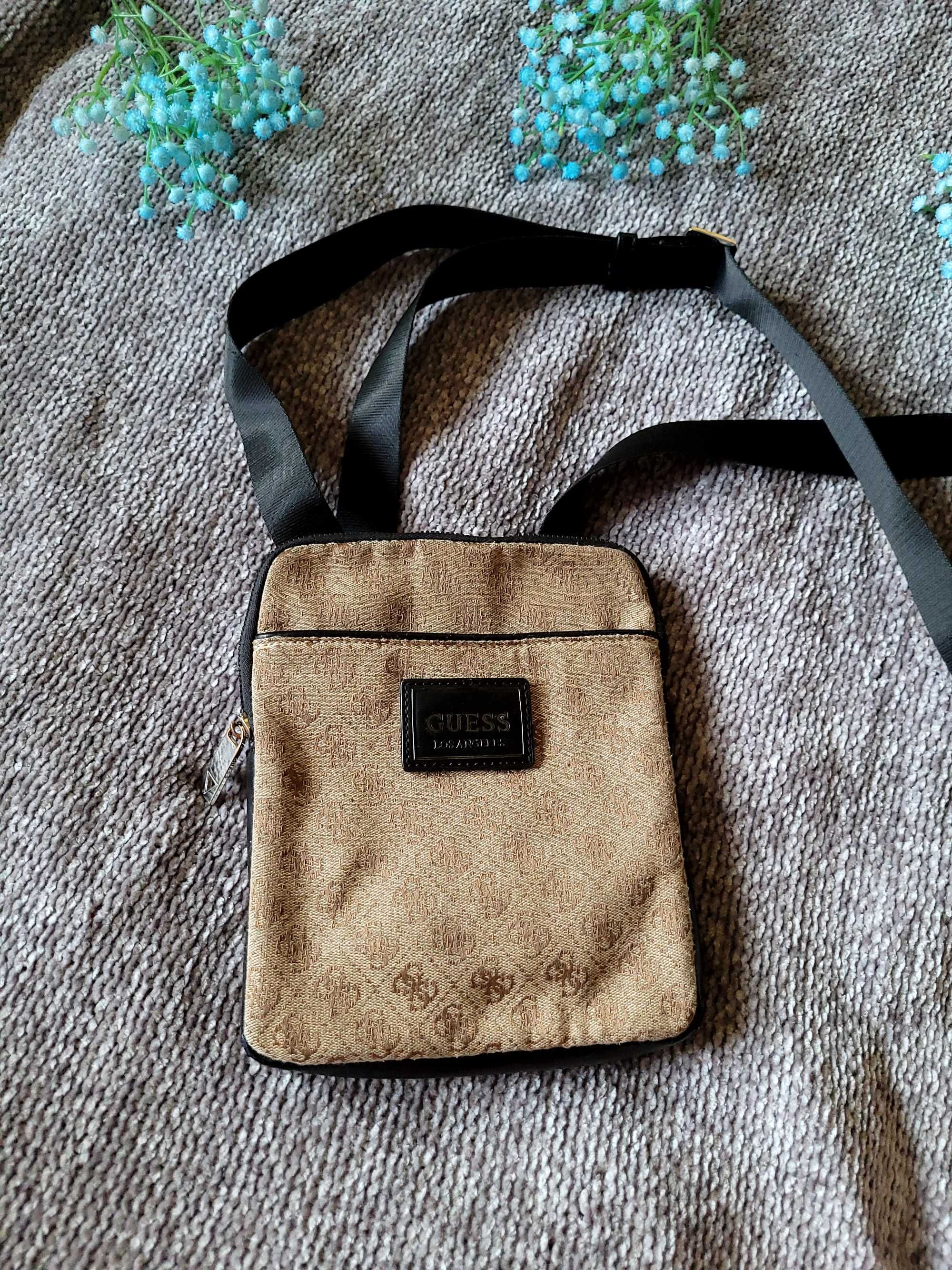 Elegancka beżowa torba  na ramię Guess