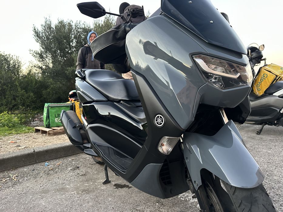 Nmax125 Yamaha………………