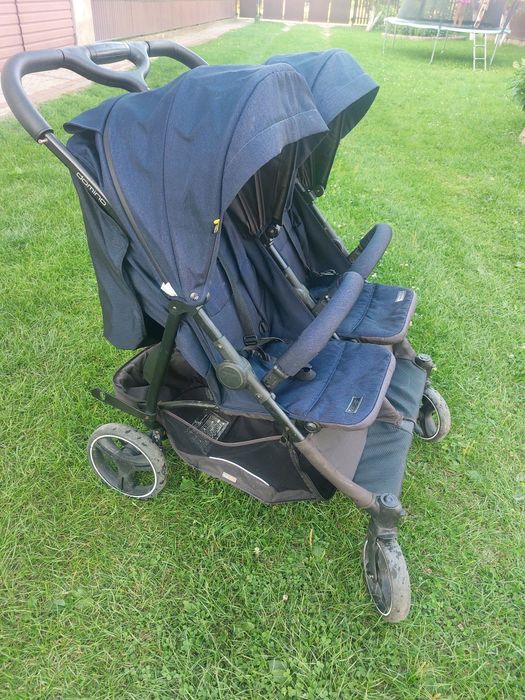 Прогулянкова коляска для двійні