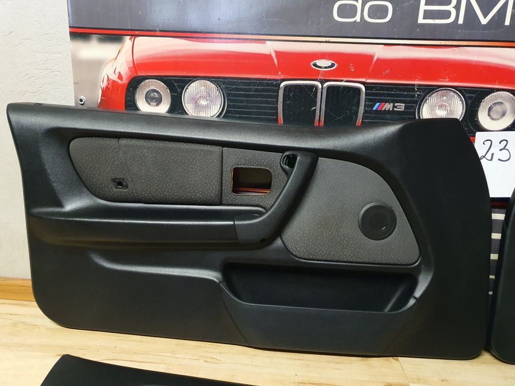 BMW E36 Boczki Tapicerka Drzwi Materiał AirBag Komplet Części BMA