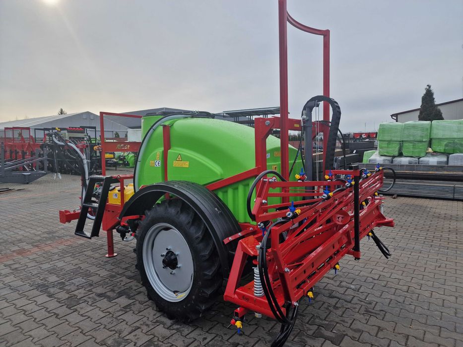 Opryskiwacz polowy przyczepiany 1200 litrów lanca 12m