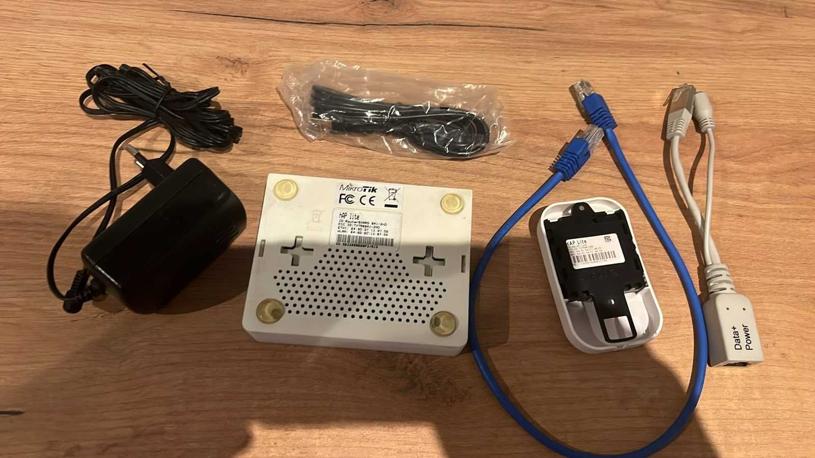 Комлект роутерMikrotik hAP lite Classic RB941-2nD+cAP liteRBcAPL-2nD