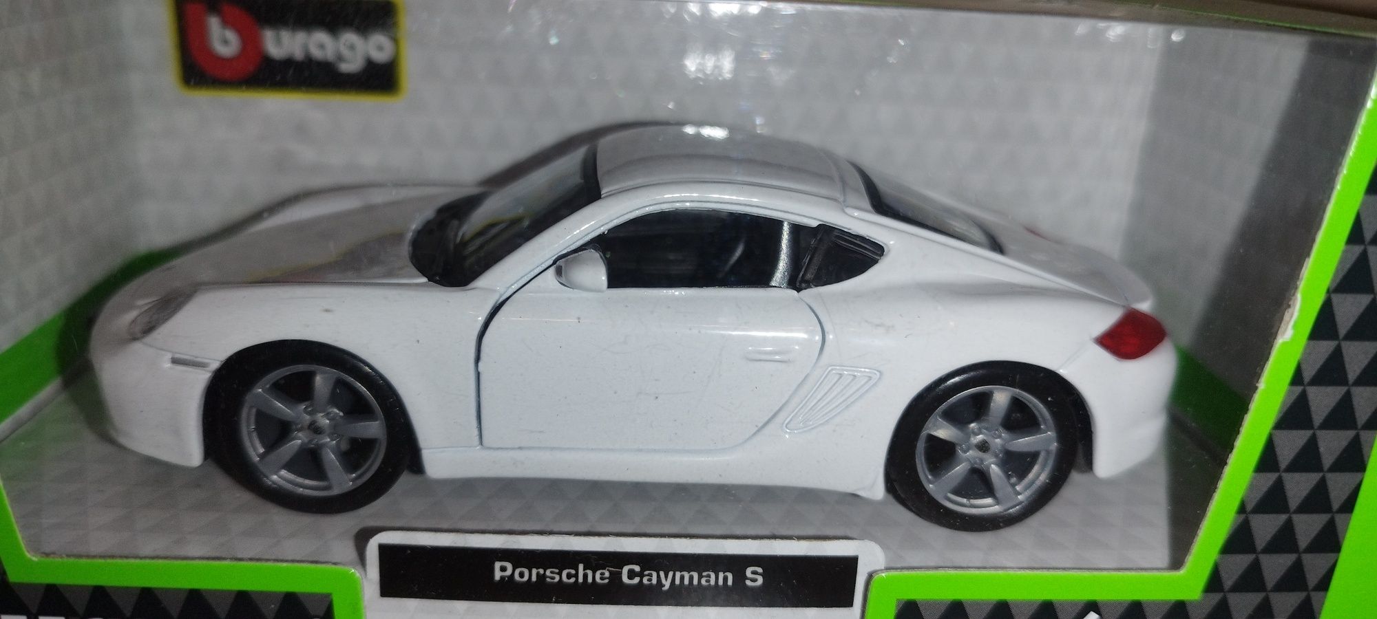 Bburago Porsche Cayman S, w skali 1:32.