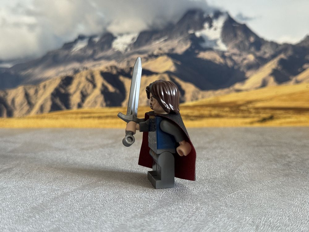 LEGO LOTR Hobbit minifigurka Aragorn lor066
