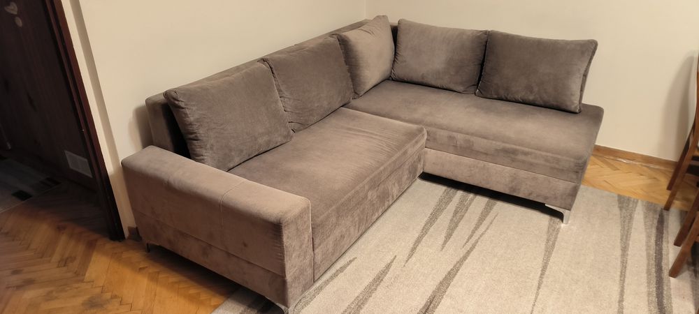 Duży elegancki narożnik w bardzo dobrym stanie