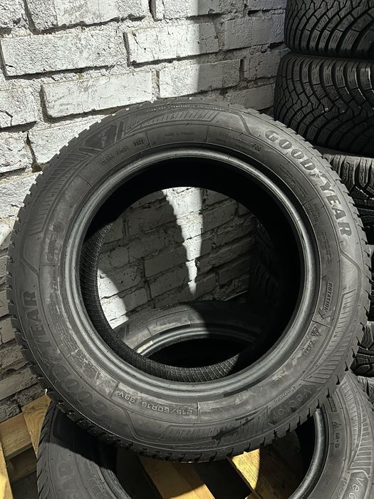 215/60 R16 GoodYear Vector4Season /2022рік/всесезон/2шт./Франція/