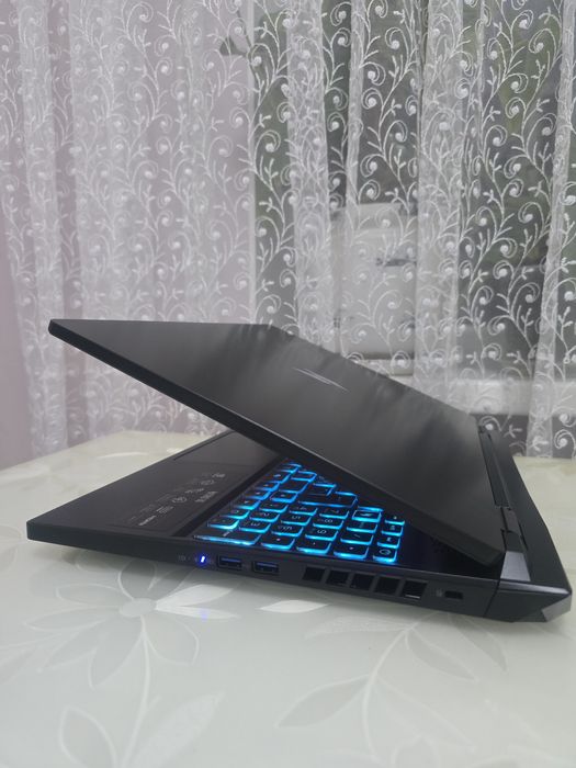 Acer Nitro 16/180Hz/Ryzen 9 8945HS/RTX 4070 140W/SSD:1TB/DDR5 5600