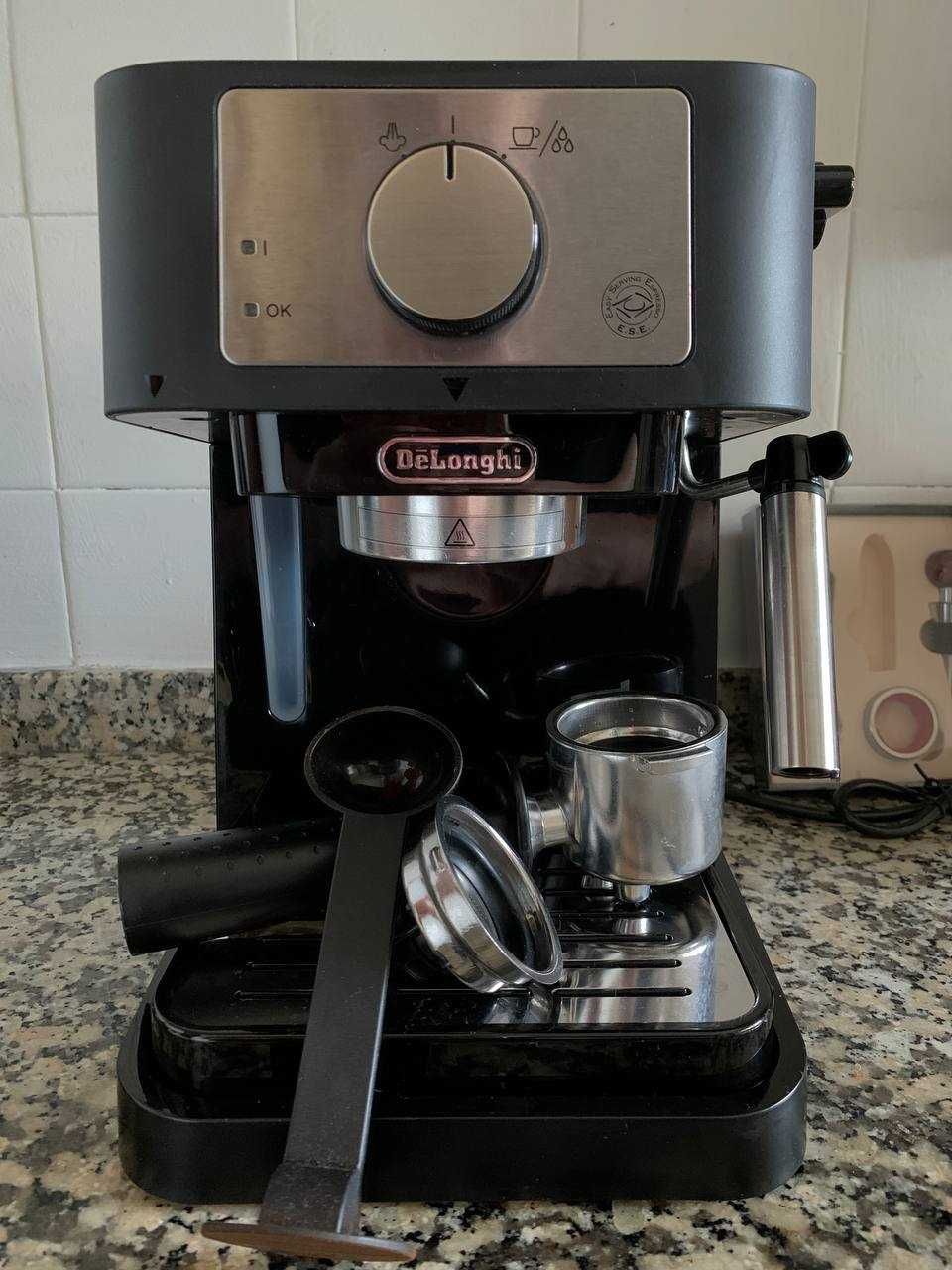 Máquinas de café manuais DeLonghi Stilosa EC260.BK com garantia