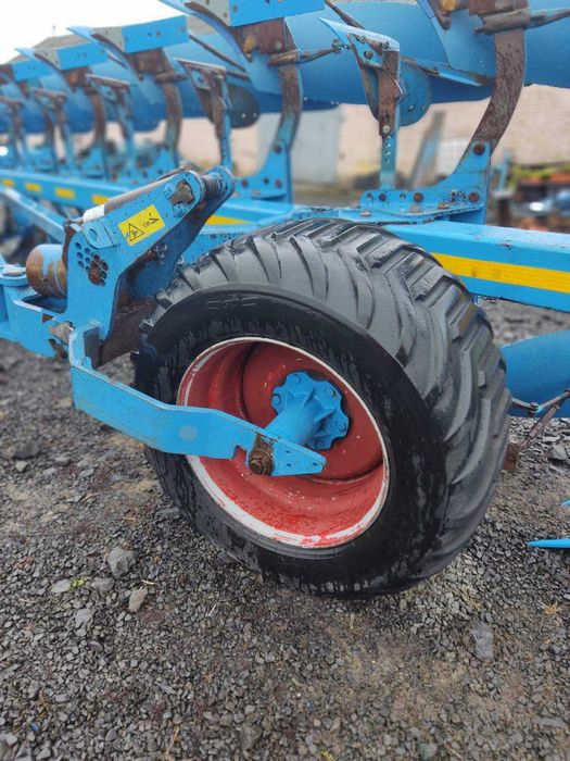 Плуг Lemken Euro Diamant 10 On-Land 8 корп. Плуг Lemken Diamant 11 7+1