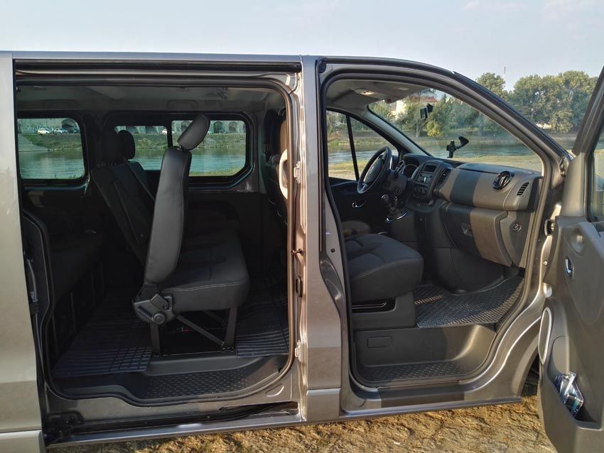 Przewóz osób na lotniska, imprezy, wycieczki