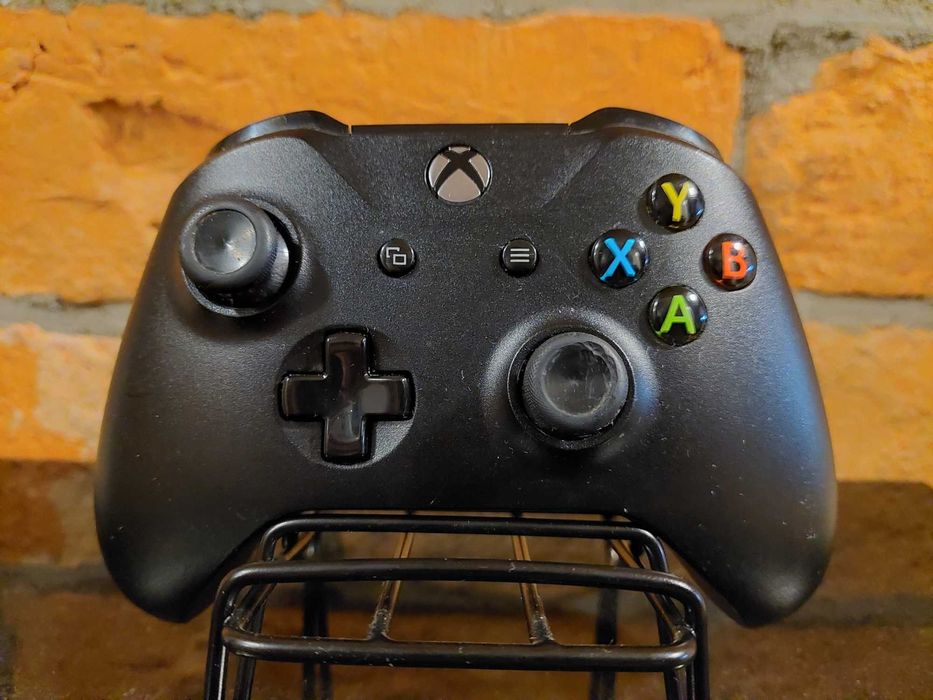 Kontroler Pad Microsoft 1708 Xbox One Series S X org PC kabel jak Nowy