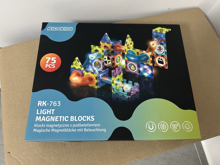 Magnetyczne klocki świecące
