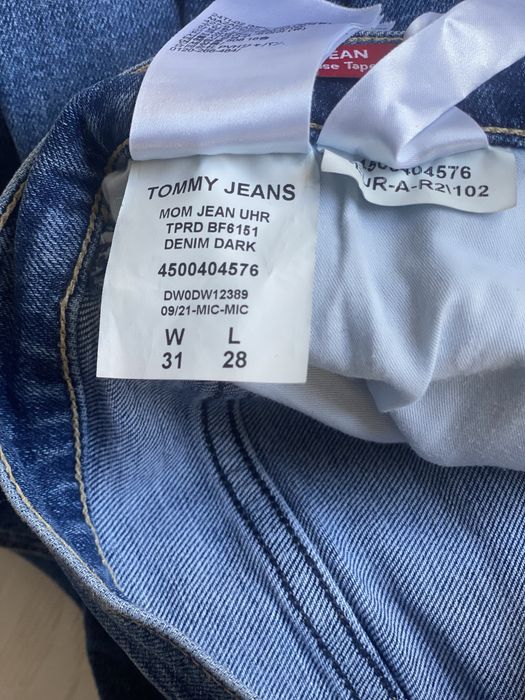 «Tommy Jeans» до щиколоток